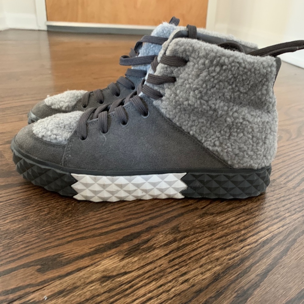 Kendall + Kylie winter boot